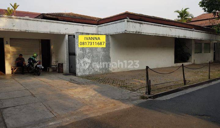 Rumah di Pusat Kuliner Dan Perkantoran Kemang Jakarta Selatan 1