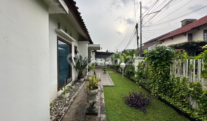 Dijual Cepat Rumah di Komplek Arco Kemang Jakarta Selatan Dijual Cepat Rumah di Komplek Arco Kemang Jakarta Selatan
