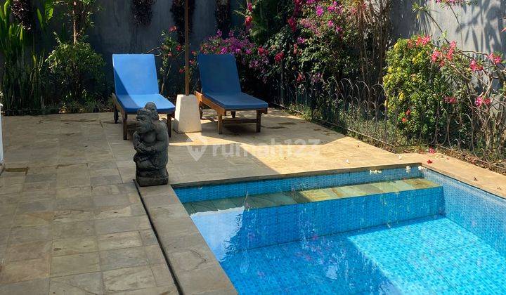 Full Furnished Villa Near the Beach in Lovina 1