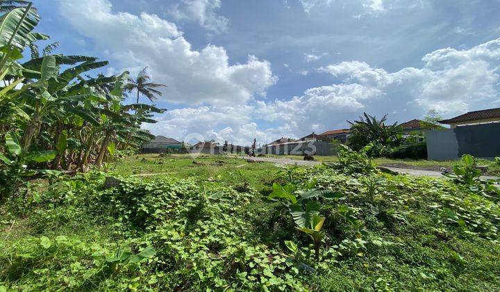 Plot in a residential complex near the hospital in Dalung 2