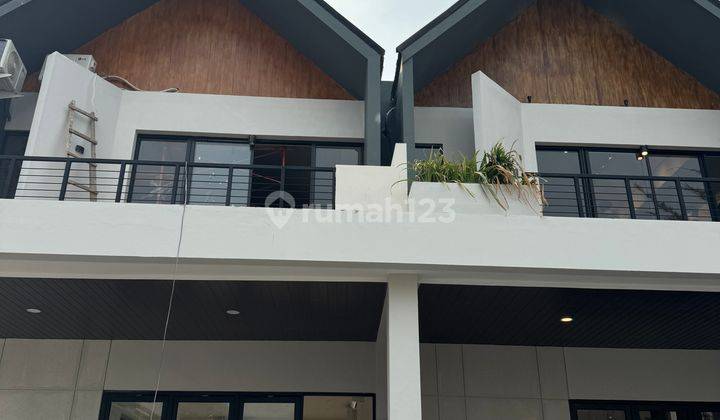 Rumah 3lantai Sidoarjo -promo Angsuran 2jt An-free All Biaya 1