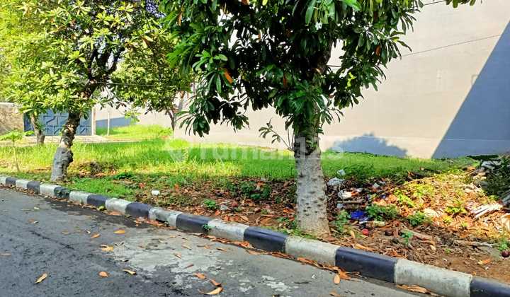 Land Plot (corner) in Metland Menteng block L1, East Jakarta (price below NJOP) in Metland Menteng.