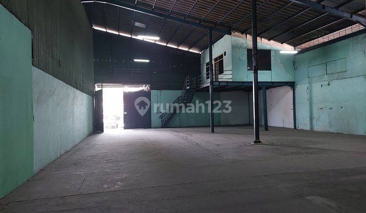 Gudang 2 unit gandeng di Jl. Raya Bekasi KM 18, Jakarta Timur  2