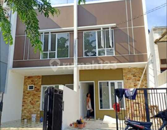 Dijual Rumah 2 Lantai di Gading Griya Residence, Jakarta Utara 1