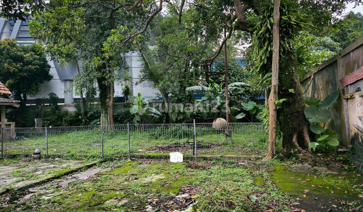 Dijual Rumah Tua Hitung Tanah, Lokasi Strategis, di Bogor