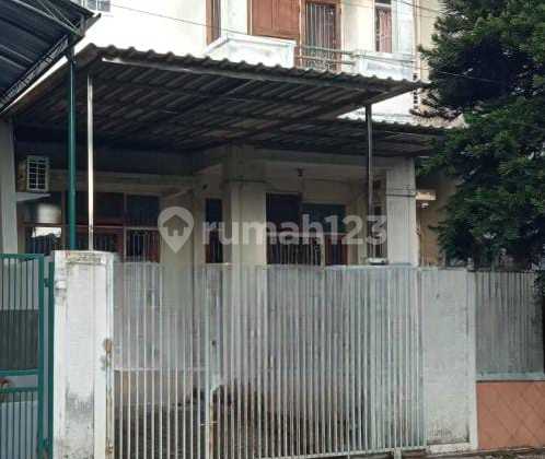 Dijual rumah di Gading Kirana, Kelapa Gading, Jakarta Utara