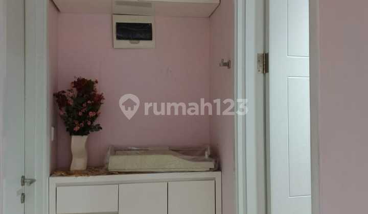 Dijual Rumah, Bagus, Siap Huni, Furnish, di Cluster Thames, JGC 2