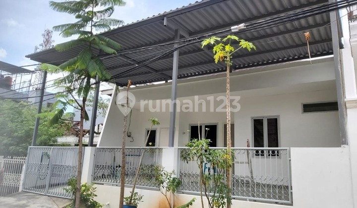 For Sale House in Janur Elok, Kelapa Gading, North Jakarta 1