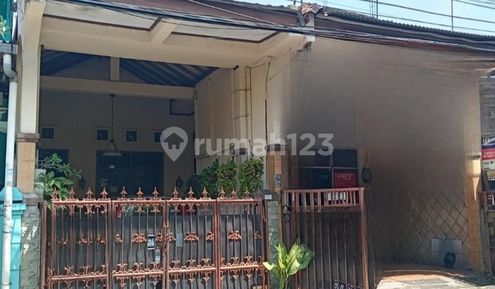 For Sale: Roadside House Suitable for Business in Kelapa Gading, North Jakarta