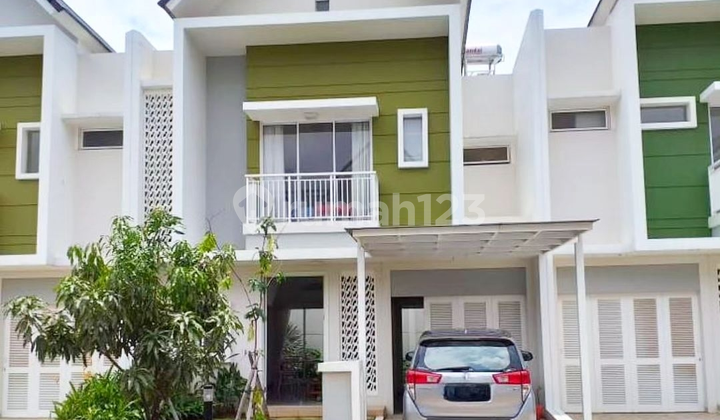 Minimalist Modern House in the Prestigious Summarecon Complex, Bandung City.