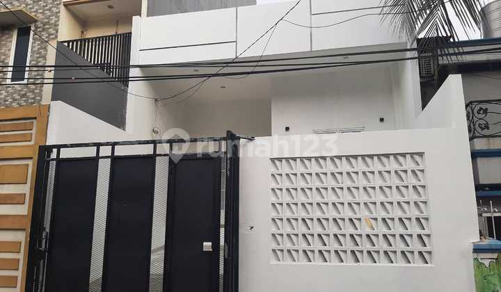 1453 Rumah Taman Ratu 2