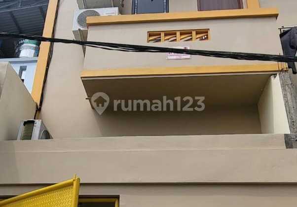 Boarding house in Cengkareng 1