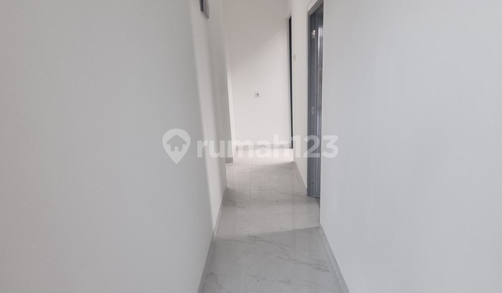 Disewa rumah baru taman ratu 2