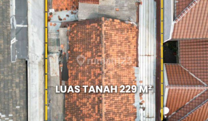 Rumah Lama Hitung Tanah Lokasi Strategis Area Gandaria 1