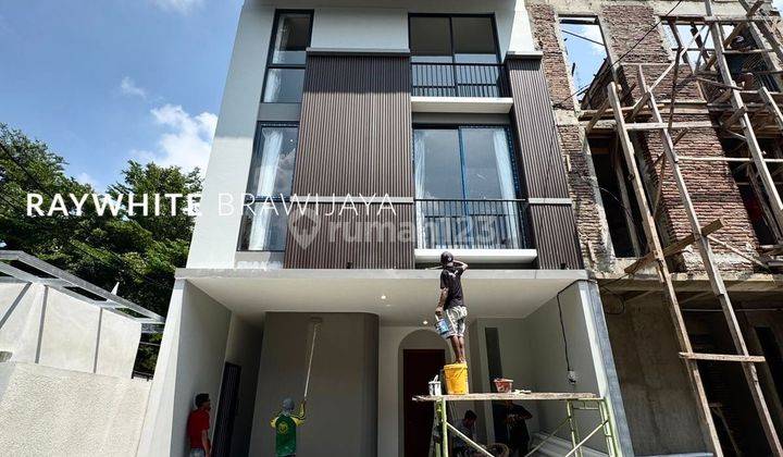 Brand New Townhouse Precium Lebak Bulus Lokasi Strategis 1