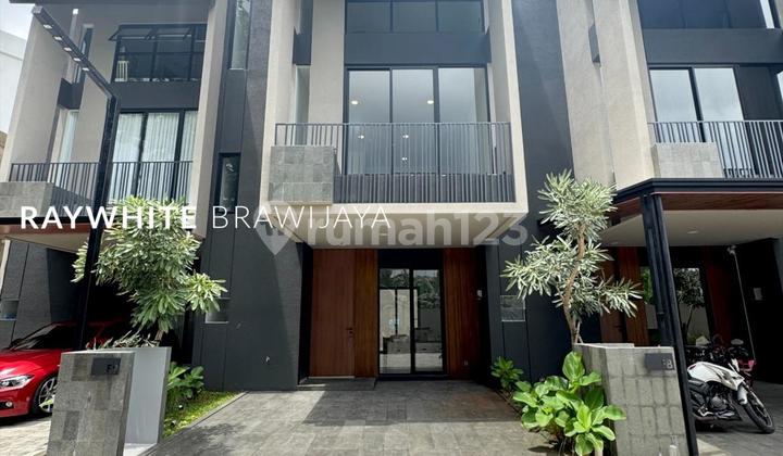 Rumah Modern dalam Cluster One Gate System Lebak Bulus