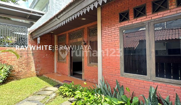 Ready-to-Occupy House in Strategic Location, Kebayoran Baru Area