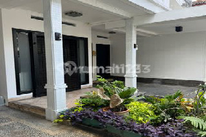 Rumah Bagus Siap Huni di Sektor 5 - Bintaro Rumah Bagus Siap Huni di Sektor 5 - Bintaro