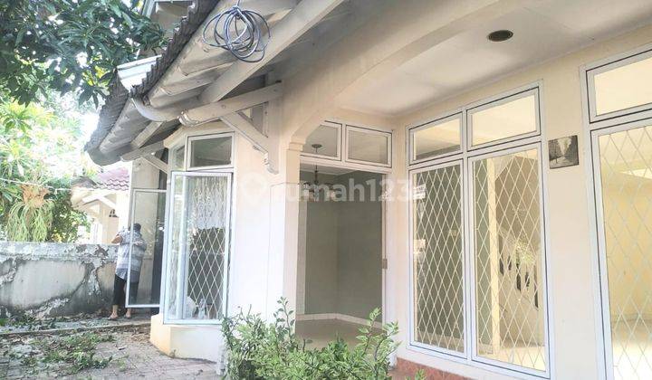 Rumah perlu renov harga murah, lingkungan nyaman di Bintaro Sektor 5  1
