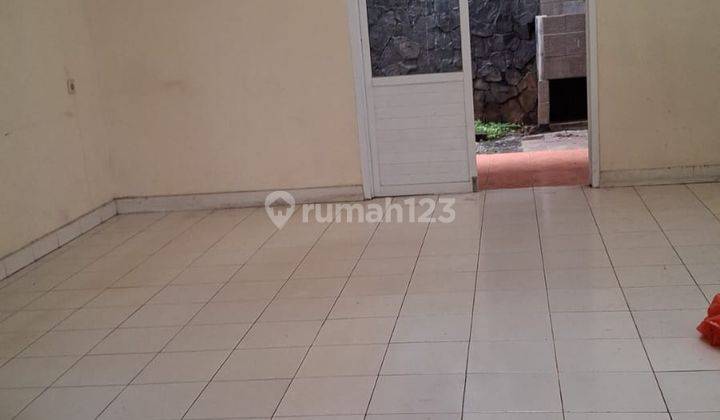 Rumah perlu renov harga murah, lingkungan nyaman di Bintaro Sektor 5  2