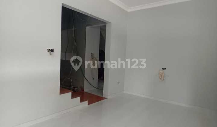 Rumah 2 lantai siap huni di Bintaro Sektor 9  2