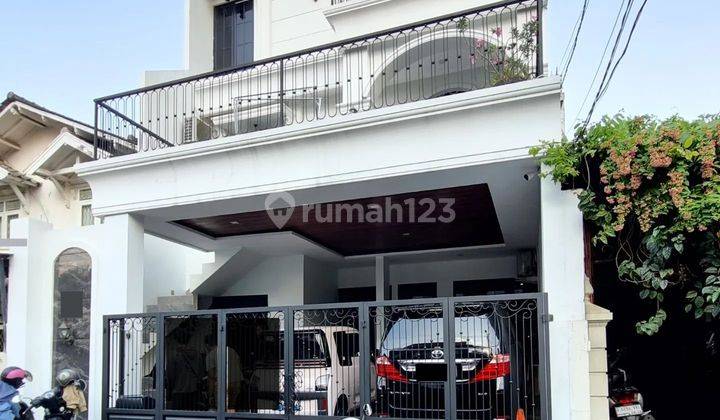 Rumah Bintaro Jakarta Selatan Modern Classic 3 Lantai Siap Huni 1