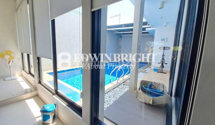 Rumah Siap Huni Dengan Swimming Pool Cantik di Perumahan Area Bintaro Sektor 3 1