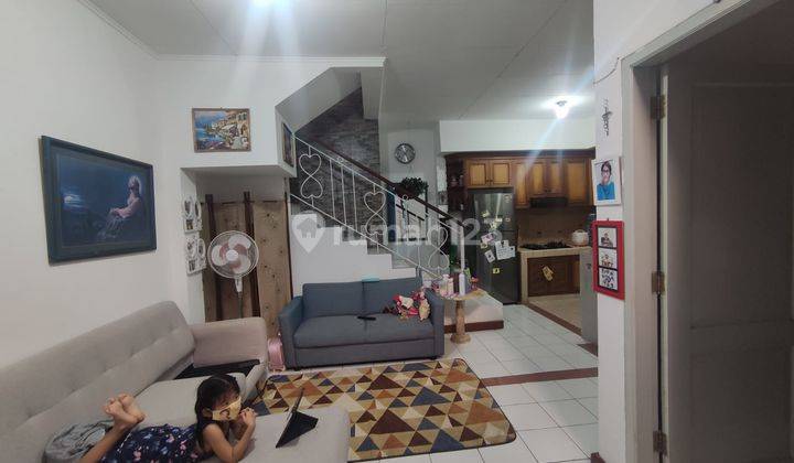 Rumah  Bagus SHM - Sertifikat Hak Milik di Taman Victoria , Sentul City 2