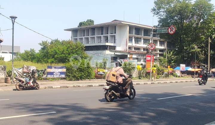 Land on Jl Sudirman, Central Bogor City, near the Presidential Palace, Bogor Botanical Gardens, and BCA Bank.