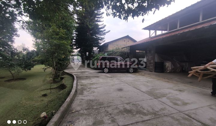 Ciapus Villa Bogor Near Tourist Attractions with Lake and Mountain Views