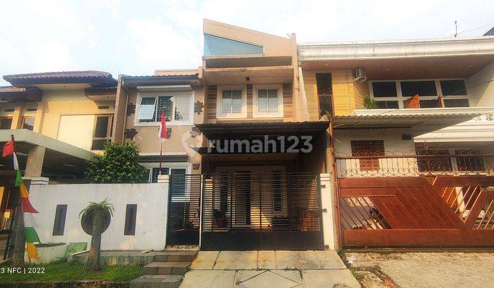 Rumah Bagus 2 Lantai Dekat Stasiun Bogor Siap Huni  1