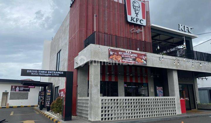 Kfc Gorontalo Pertama Dengan Drive Thru. Berada di Jalan Besar. 2