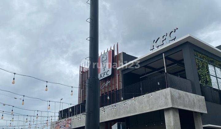 Kfc Gorontalo Pertama Dengan Drive Thru. Berada di Jalan Besar. 2