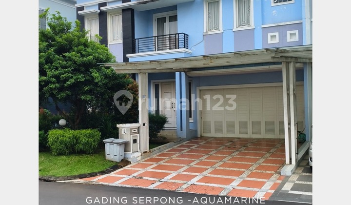 The house in PHG Gading Serpong is only a 2-minute walk from the golf course.