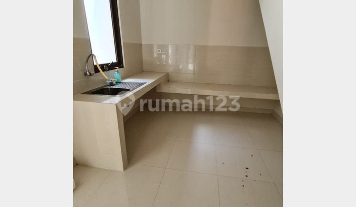 Rare Find !! At Eminent Precia