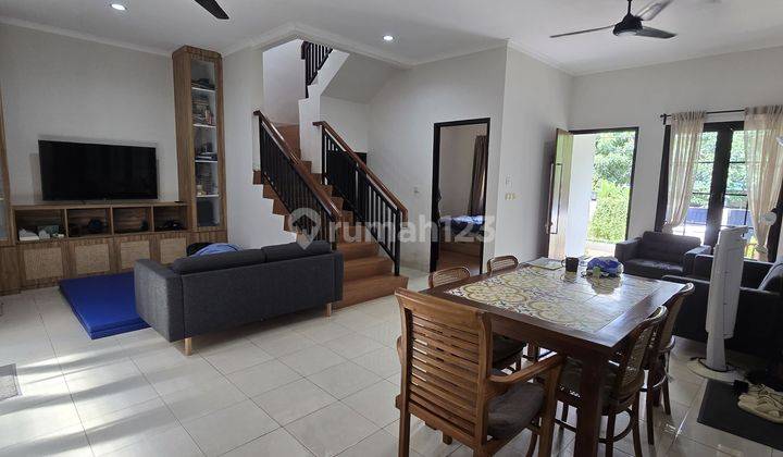 Rumah tidak nempel tetangga di Kencana Loka BSD City 1