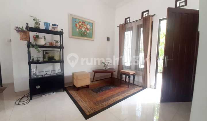 Rumah Hoek Huk 1 lantai di Kencana Loka BSD City dekat Stasiun