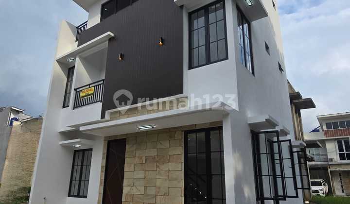 Brand New Corner House Accola Park, 15 minutes from BSD City Tech Park