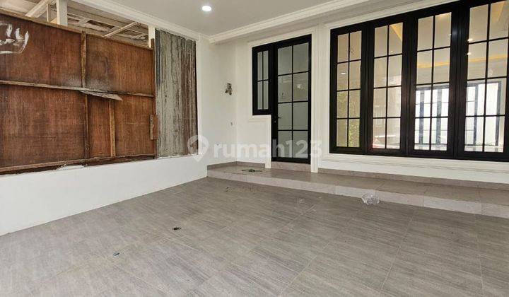 Serasa di Villa, Rumah American Classic Baru di The Green BSD City, berada di tengah pepohonan dan kontur bukit 2