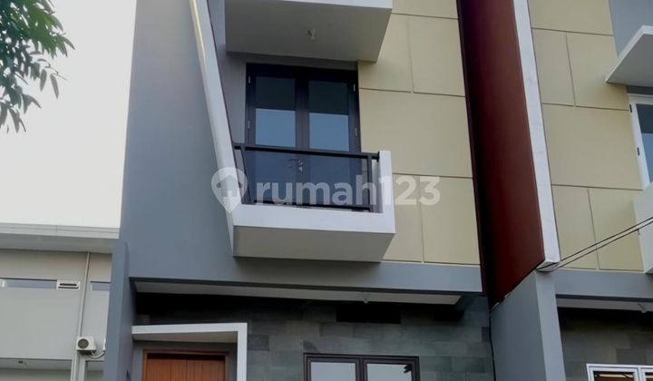 Brand New House BSD City 2