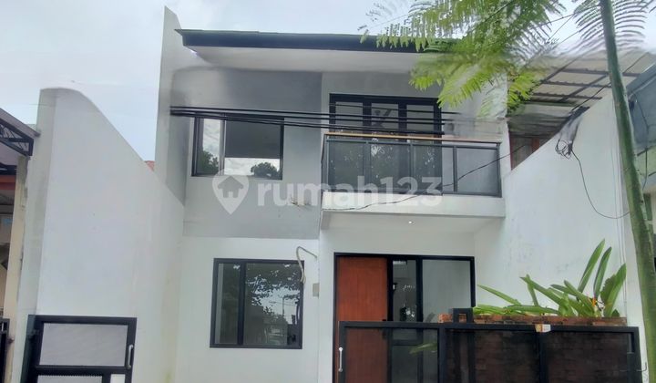 Rumah Minimalis modern di Kencana Loka, 24 jam security