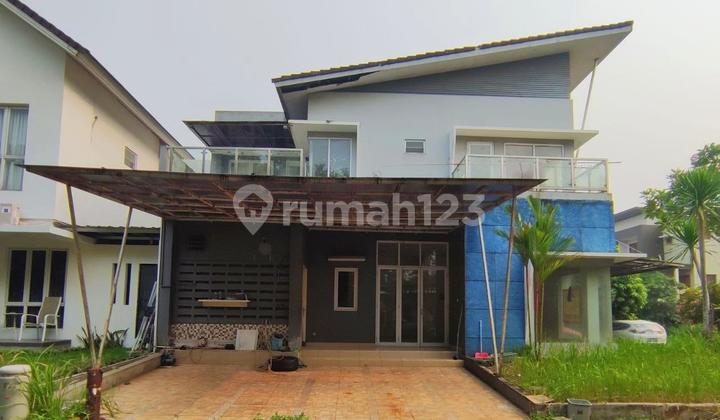 House in Sevilla Cluster Bsd Hoek Kotak, Facing Public Facility Park. Condition Quiet
