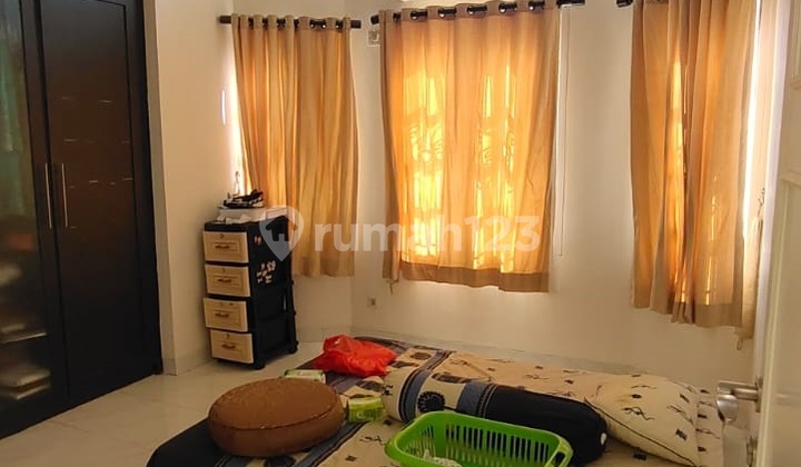 PUSPITA LOKA HOUSE BSD CITY, LARGE MASTER BEDROOM 2