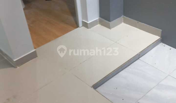 Griyaloka, Near Pasar Modern BSD, Recently Renovated Fresh. 2