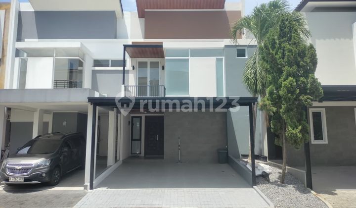 A neat renovated house at THE ICON COSMO, near AEON Mall BSD. A neat renovated house at THE ICON COSMO, near AEON Mall BSD.