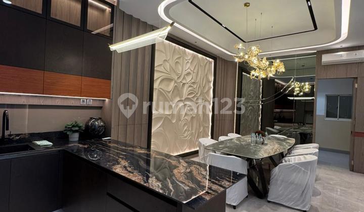 Rumah Mewah Fully Furnished Crown Golf Pik