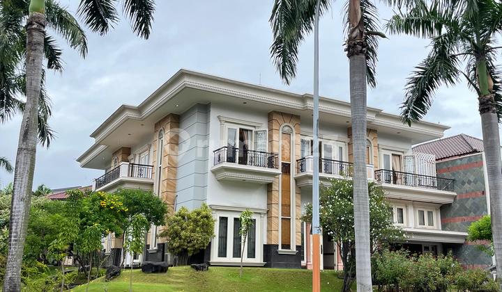 Rumah Mewah di Taman Resort Mediterania Pik