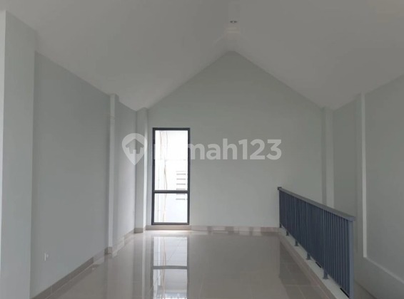 For Rent Sunset Avenue Citra 8 Shop House, West Jakarta 2