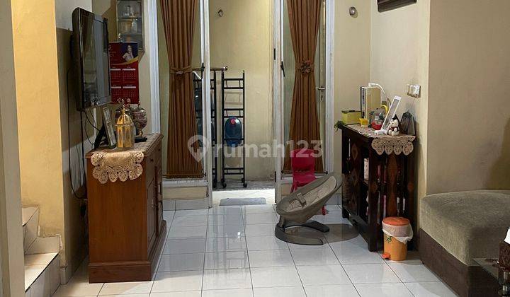 Dijual Rumah Hook 2 Lantai Sangat Asri Siap Huni di Legenda Wisata Cibubur 2