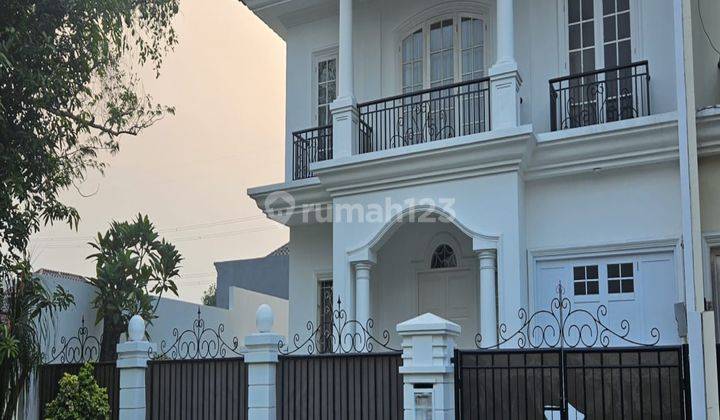 Dijual Rumah Cantik Mewah 2 Lantai di Second Boulevard Legenda Wisata Cibubur 2